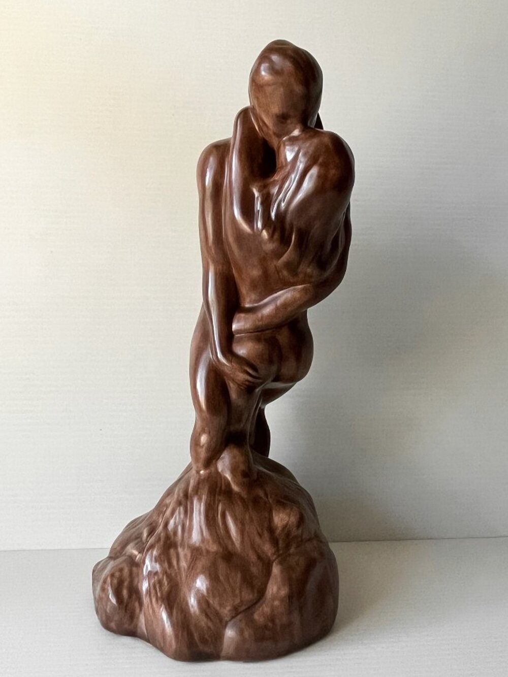 Vintage 1978 Ceramic Lovers Sculpture Embracing & Kissing Couple 15.75"